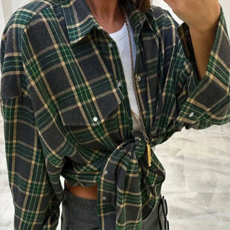 Retro style versatile lapel loose fitting shirt 2025 autumn plaid long sleeved pocket women's shirt