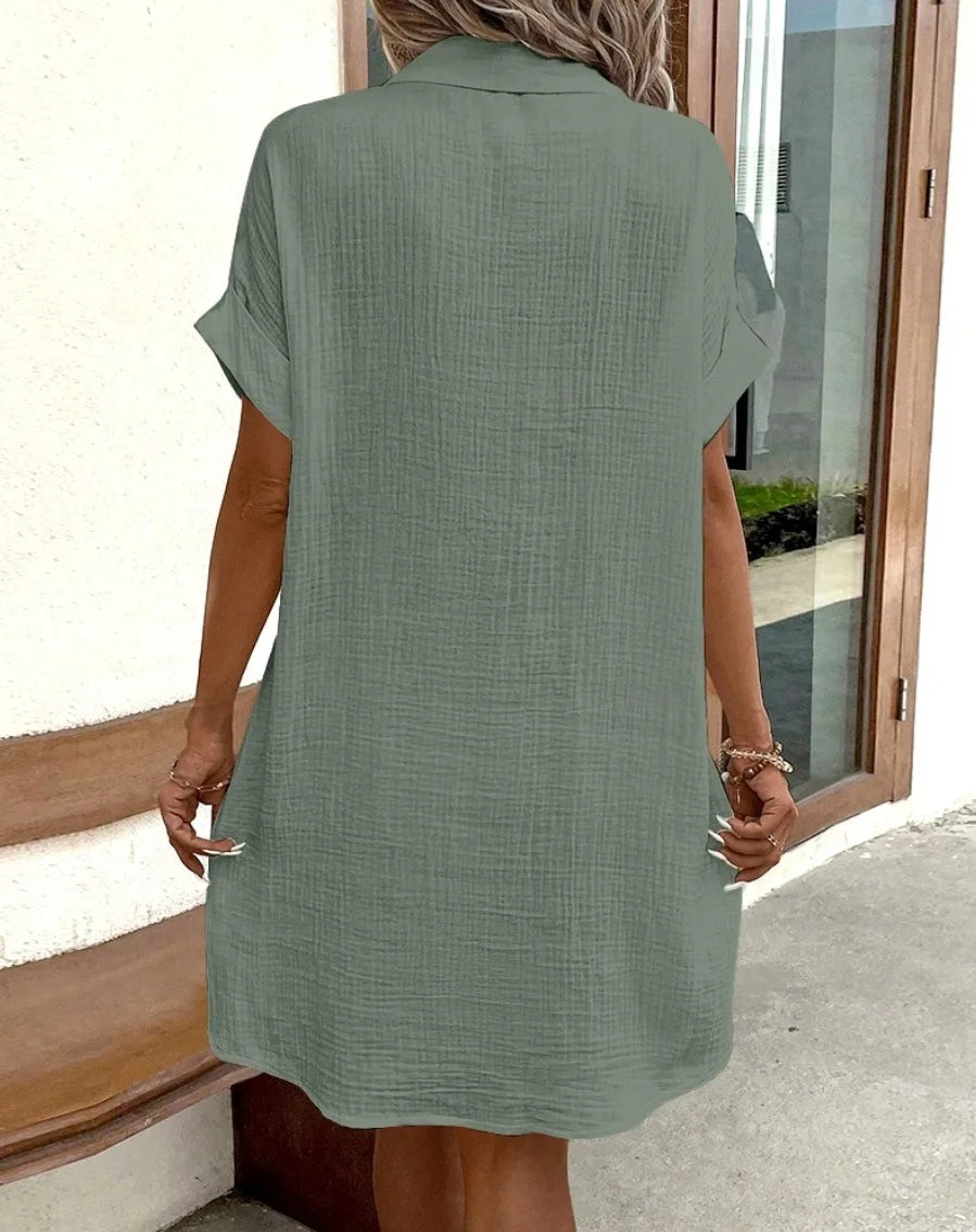 Sommerliches, einfarbiges, schlichtes Kurzarm-Hemdkleid für Damen mit Umlegekragen, einreihig, lässig-elegant, locker geschnitten