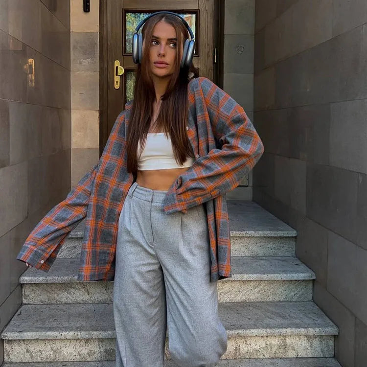 Retro style versatile lapel loose fitting shirt 2025 autumn plaid long sleeved pocket women's shirt